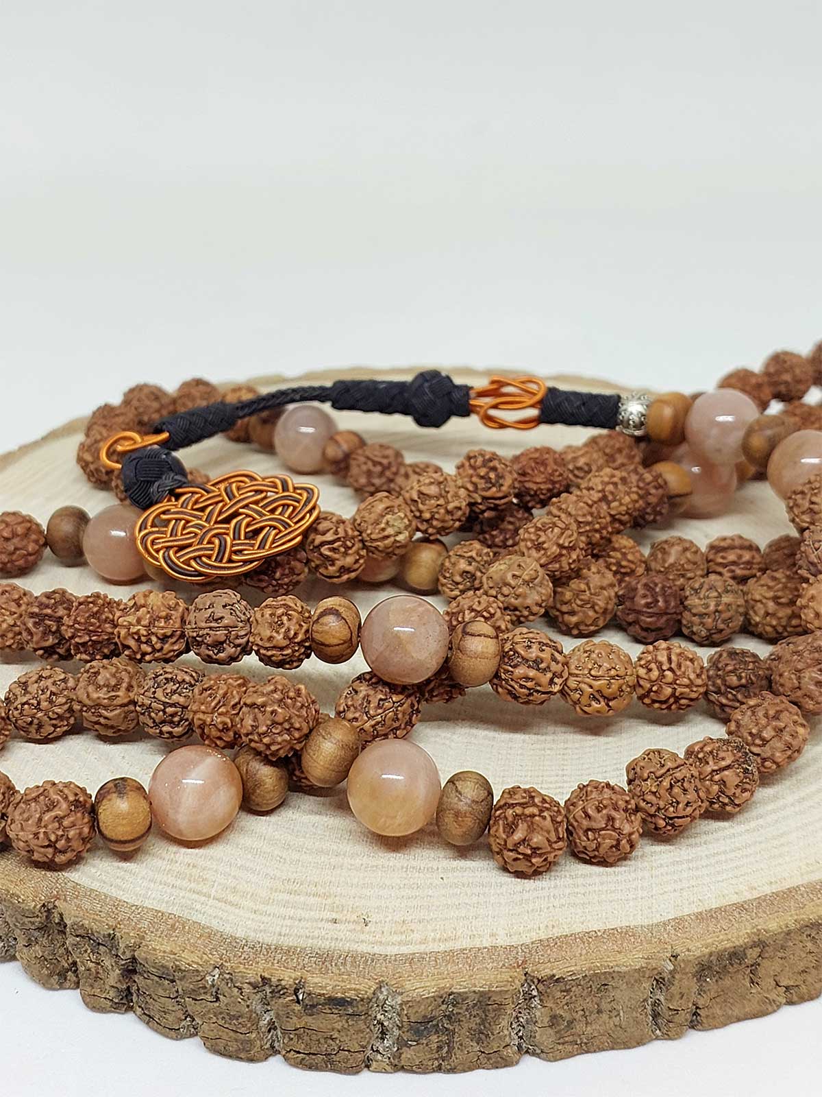Rudraksha Tohumlu Güneş Taşlı 108'lik El Yapımı Bakır Kazazlı Mala Kolye - Görsel 3