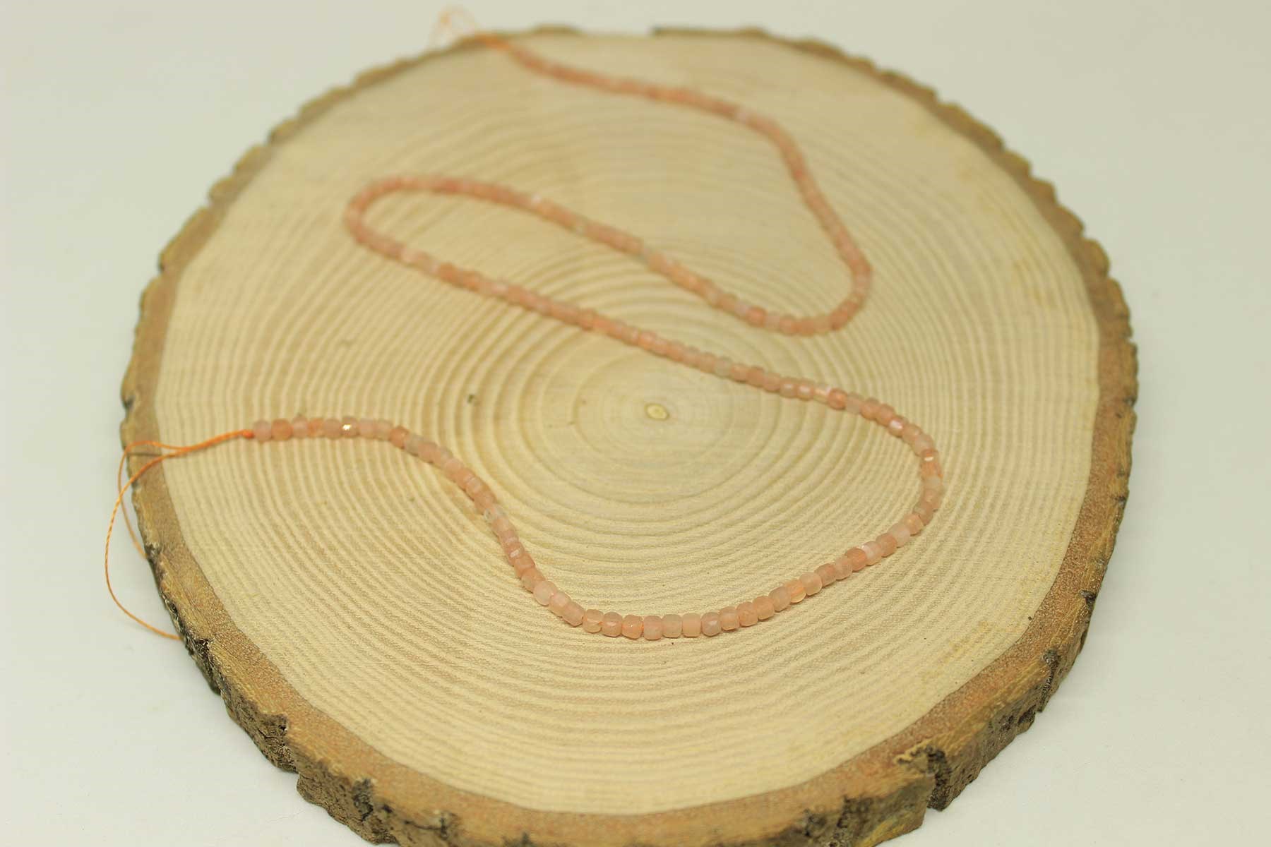 Güneş Taşı Küp Şekilli YARIM Dizi 2.5mm (17cm uzunluğundadır)