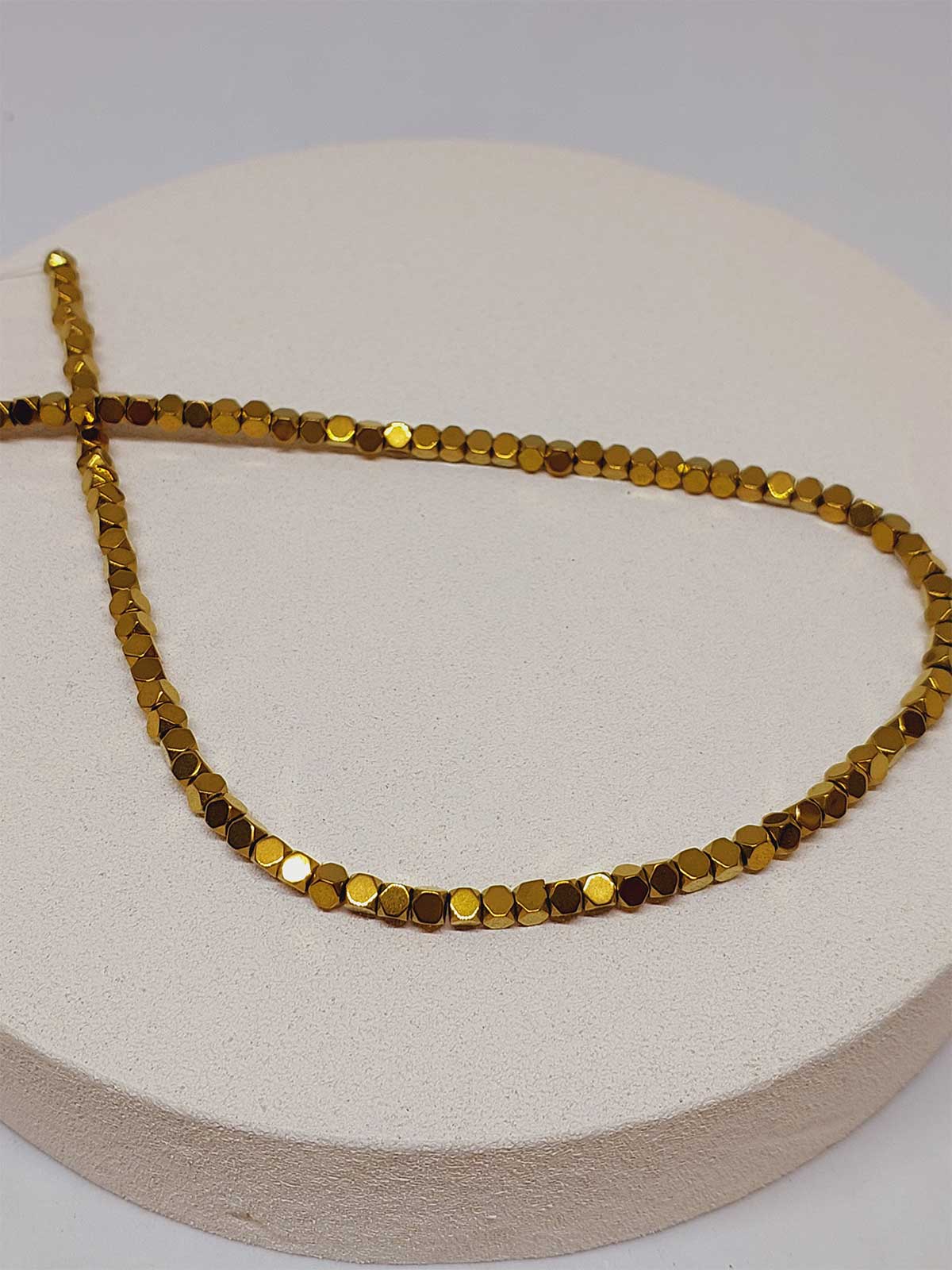Çeyrek Dizi (9cm uzunluğundadır!) Hematit Taşı Şekilli 3.5*3.5mm Çeyrek Dizi (52322) - Görsel 3