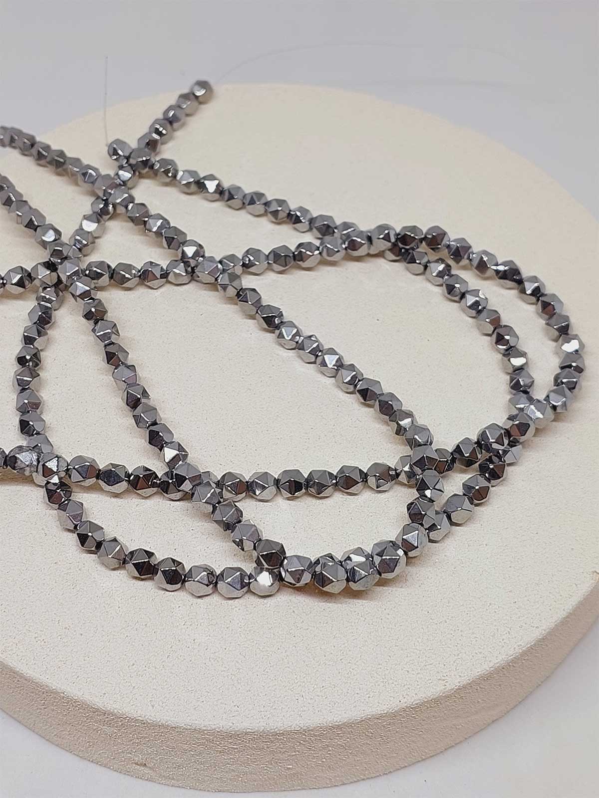 Hematit Taşı Şekilli 5*5.5mm YARIM Dizi (52338) (18cm uzunluğundadır) - Görsel 3