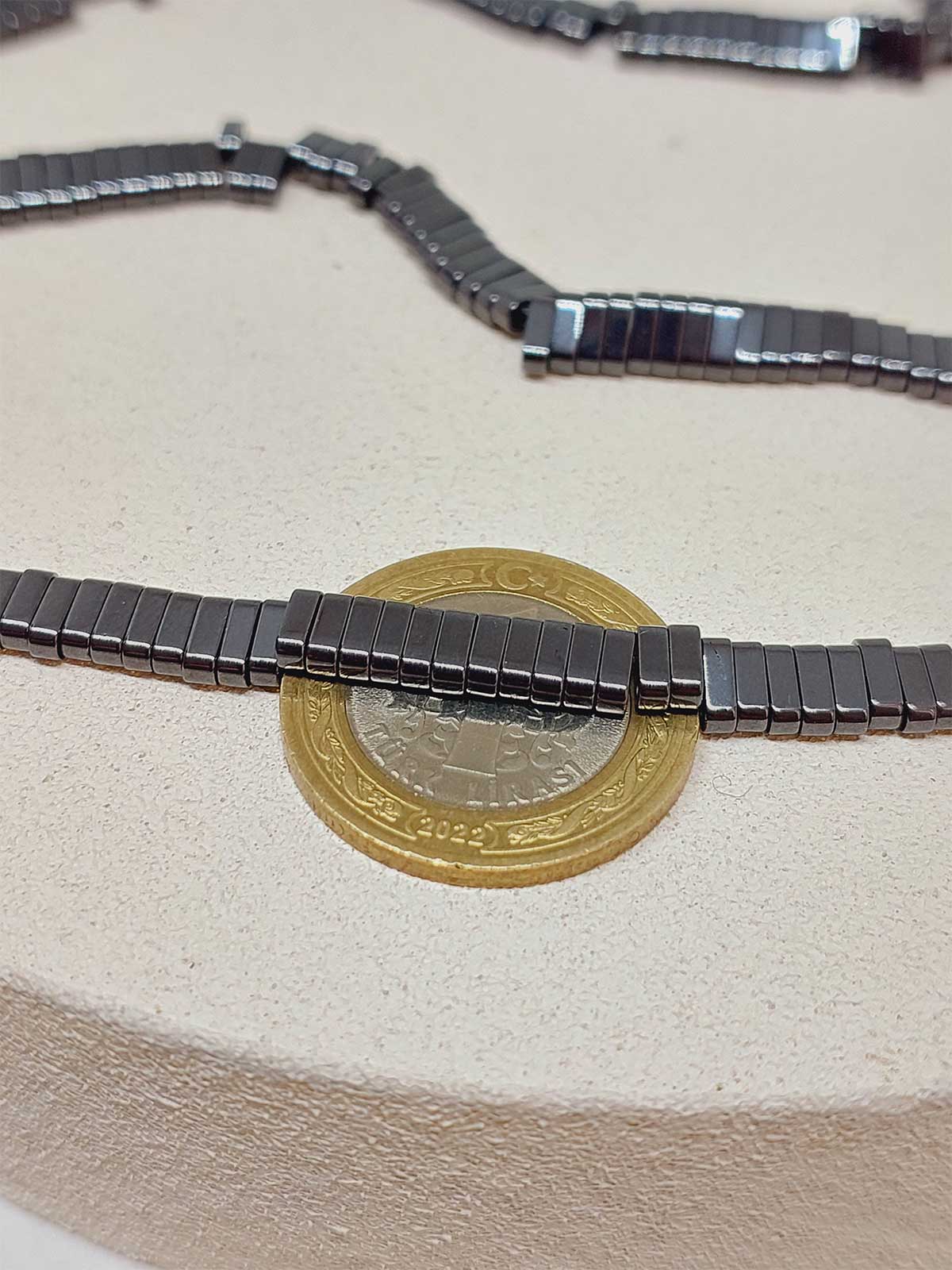 Hematit Taşı Şekilli Çift Delikli 2*6mm YARIM Dizi (52370) (18cm uzunluğundadır) - Görsel 3