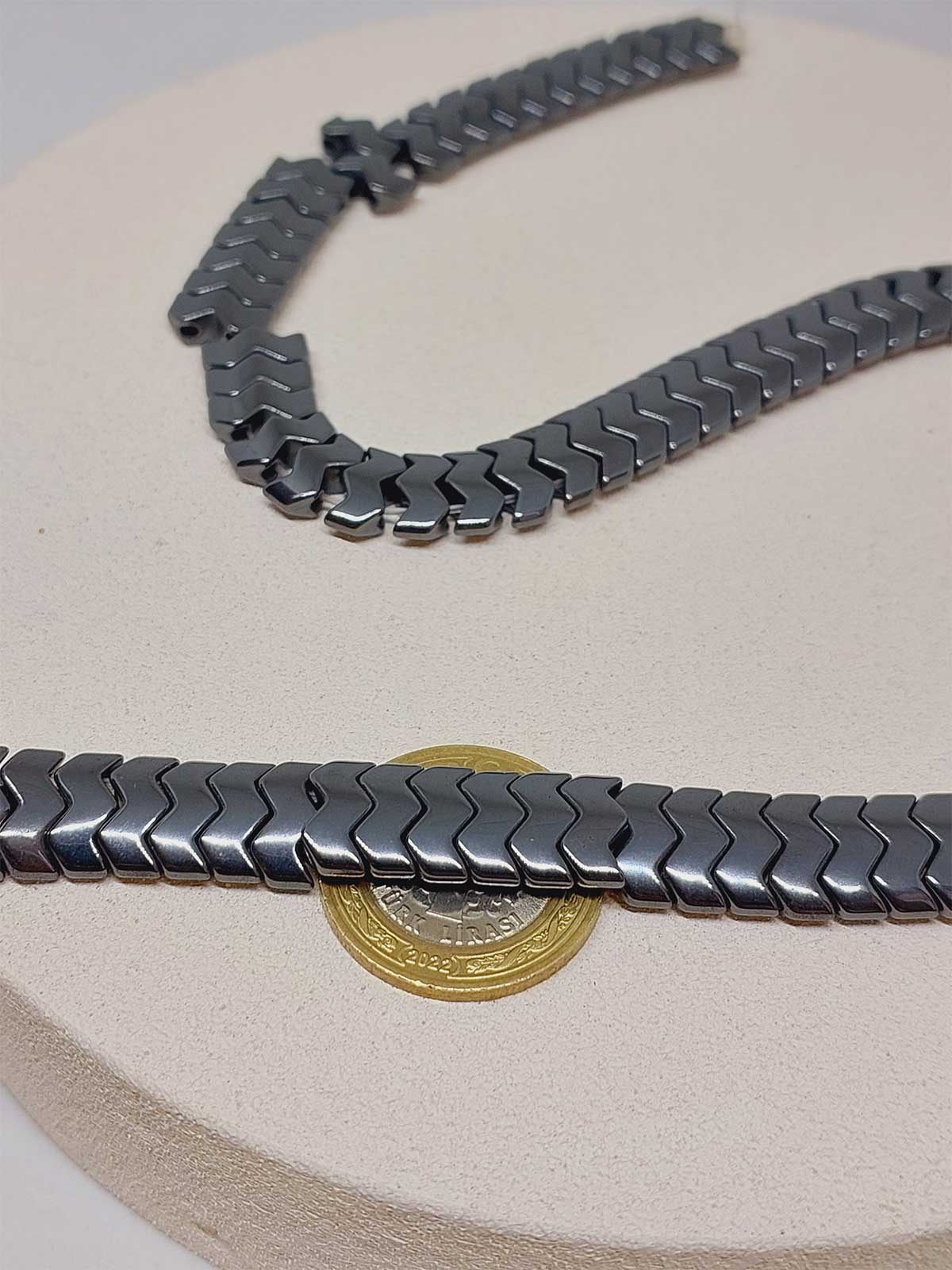 Hematit Taşı Şekilli Çift Delikli 4.5*12mm Dizi (52306) - Görsel 3