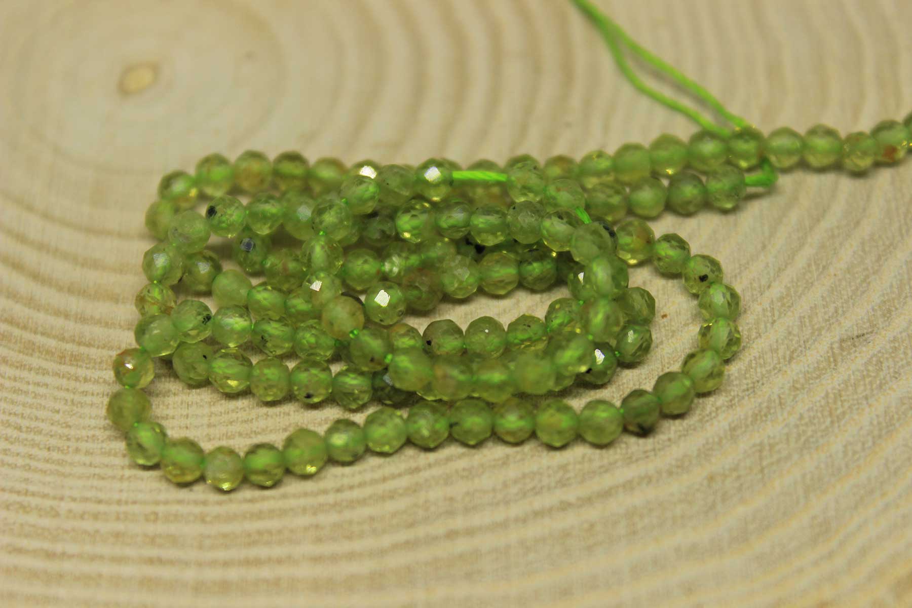 Peridot (Zebercet) Taşı YARIM Dizi 3mm (17cm uzunluğundadır)