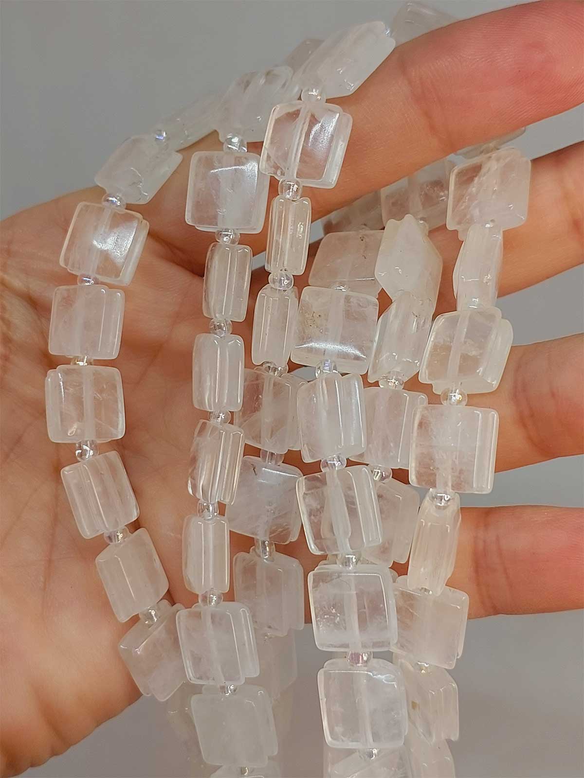 Çeyrek Dizi (9cm uzunluğundadır!) Kristal Kuvars Taşı Yandan Oyuklu Kare Kesim 10x10mm Çeyrek Dizi (49556)