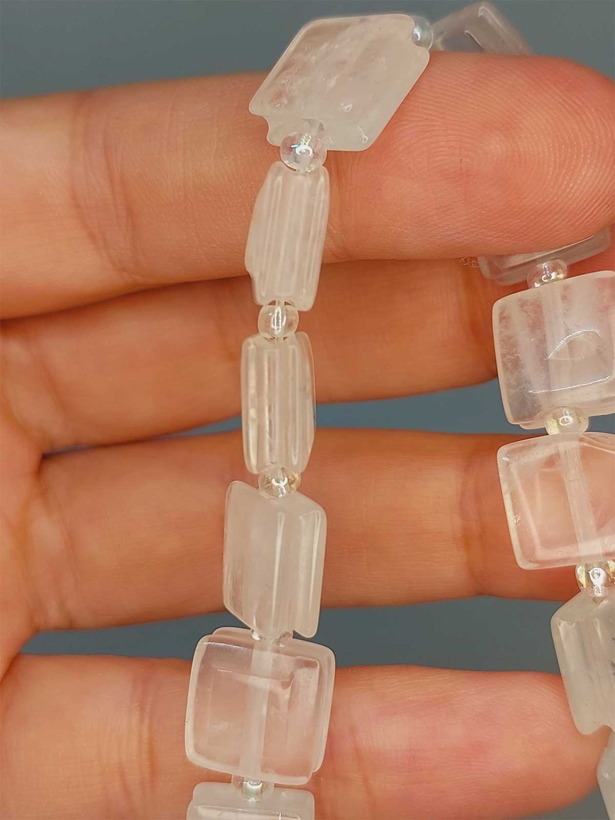 Çeyrek Dizi (9cm uzunluğundadır!) Kristal Kuvars Taşı Yandan Oyuklu Kare Kesim 10x10mm Çeyrek Dizi (49556) - Görsel 3