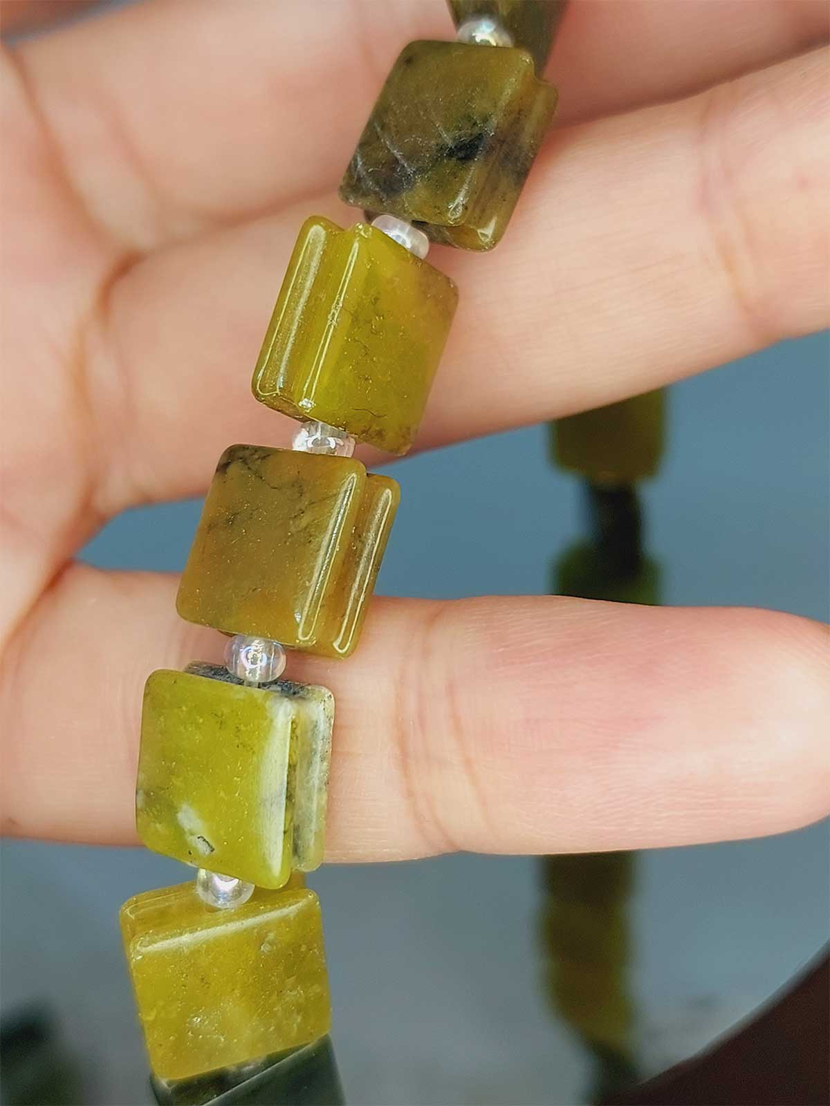 Yeşim Taşı Yandan Oyuklu Kare Kesim 10x10mm Dizi (49554) - Görsel 2